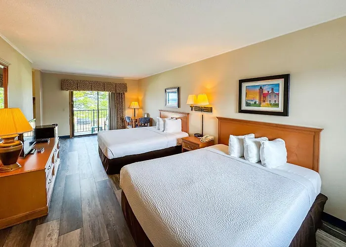 Days Inn By Wyndham Mackinaw City - Lakeview