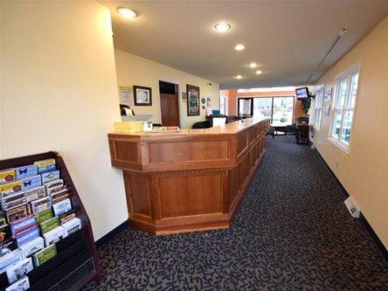 Days By Wyndham Mackinaw - Lakeview Motel 2*