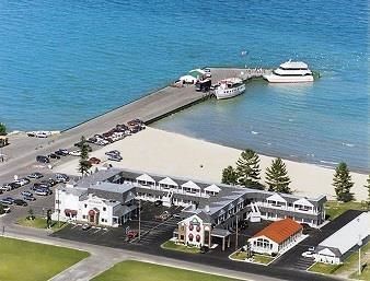 Motel Days By Wyndham Mackinaw - Lakeview