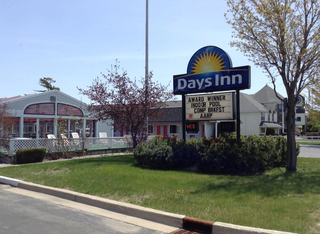 Motel Days By Wyndham Mackinaw - Lakeview