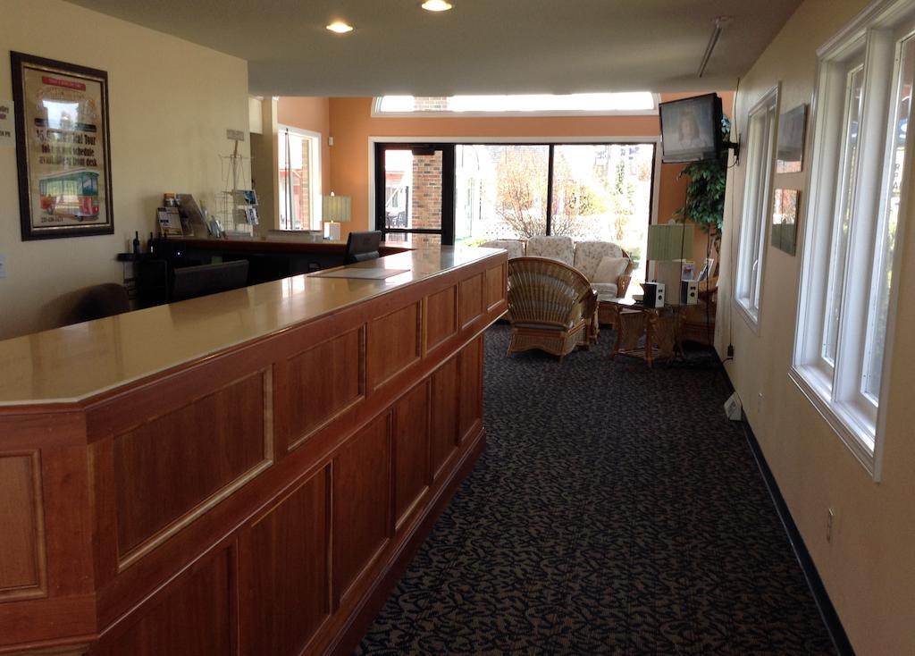 Motel Days By Wyndham Mackinaw - Lakeview 2*