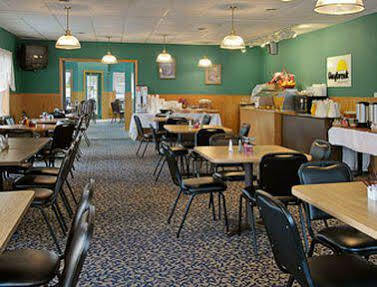 Motel Days By Wyndham Mackinaw - Lakeview